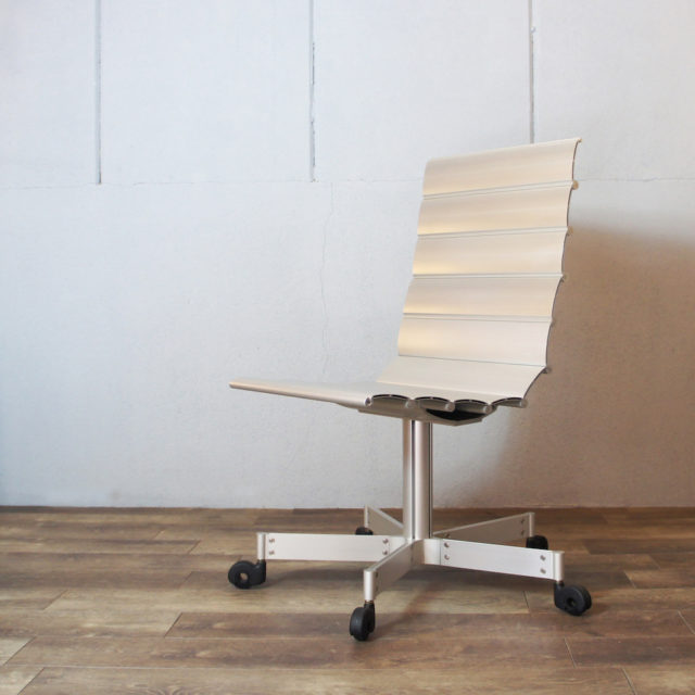 2003年 山本理顕 & 山中俊治 “S-Chair” for ecoms
