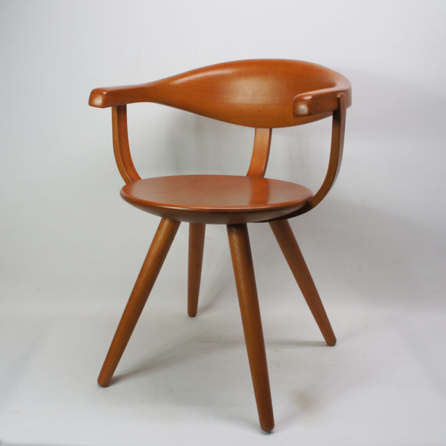 天童木工 製造 “柳宗理” デザイン “アームチェア”