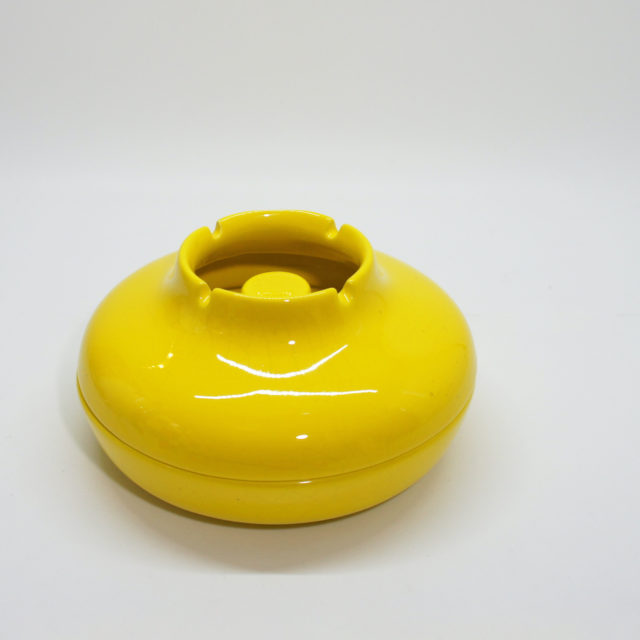 70’s Italy “OPI milano” Design Ceramic Ashtray for “GABBIANELLI”