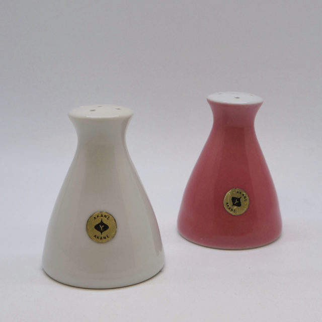 “多治見陶磁器試験場” 1952年製造 “柳宗理”デザイン塩胡椒入れ