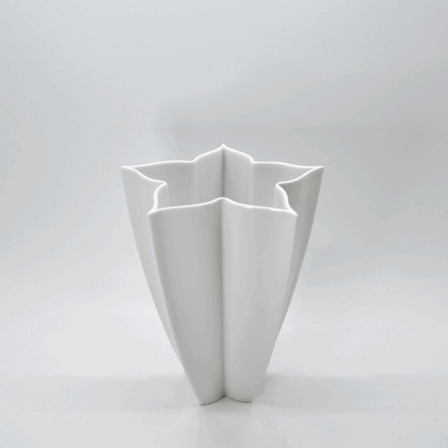 60’s Germany “Heinrich Fuchs” Design Vase for “Hutschenreuther”