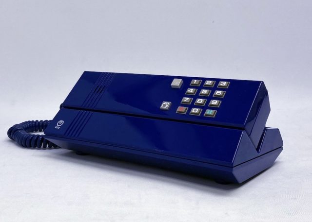 1985 “Mario Bellini” Design Telephone “サンカク / SANKAKU” for “TOSHIBA”