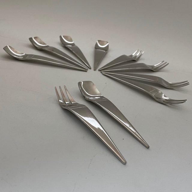 “Mirror Wave” 80’s Tapered Design Cutlery