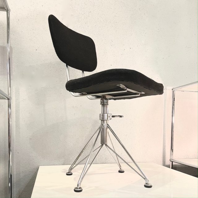 1950’s “丹下健三 / Kenzo Tange” Design “壽商店/ Kotobuki” Swivel Chair