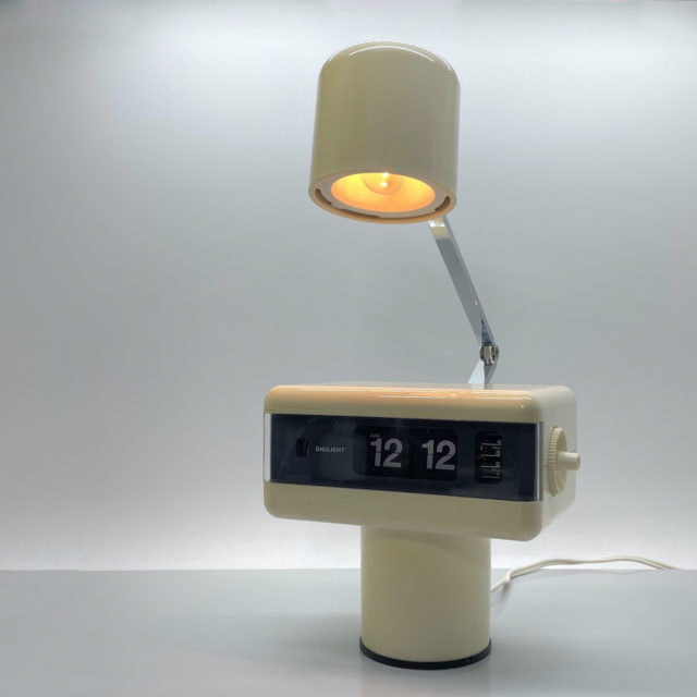 70’s “DIGILIGHT” Spaceage Flip Alarm Clock with Light