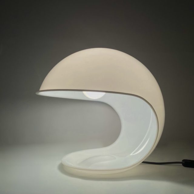 1969 Italy “Elio Martinelli” Design “Foglia” Table Lamp for “Martinelli Luce”
