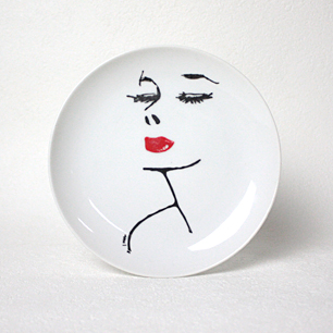 高沢圭一「口紅の女性」絵皿-1