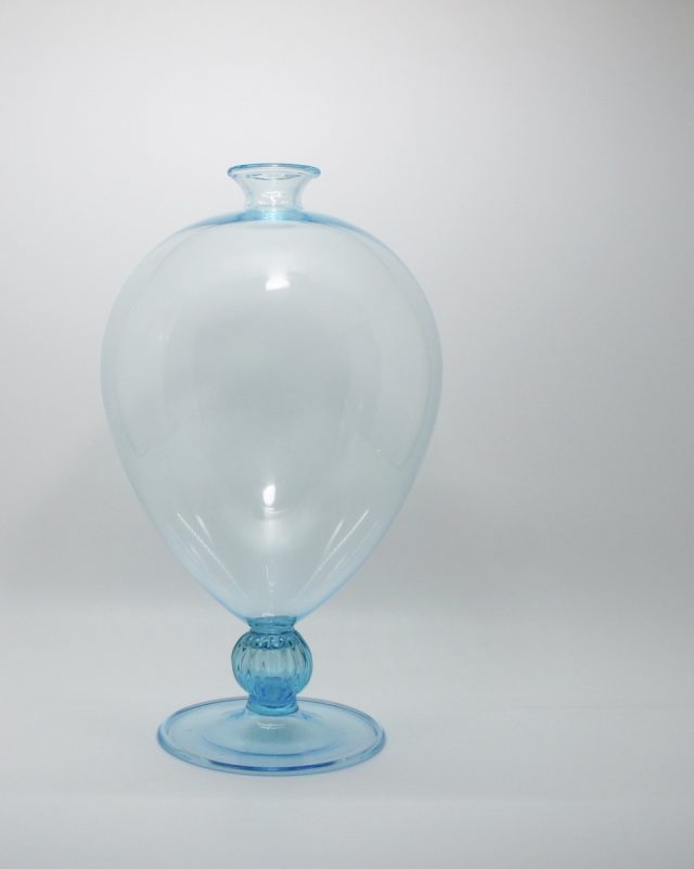 Murano Italy “VENINI / VERONESE” Vase by “Vittorio Zecchin”