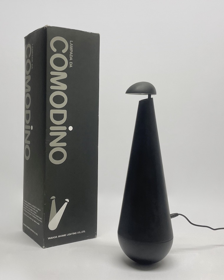 “山田照明” デスクライト 「LAMPA DA COMODINO」 : 1990 グッドデザイン賞受賞